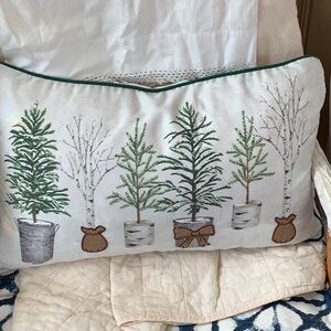 The Farmhouse by Racheal Ashwell Holiday Goose-down Pillow